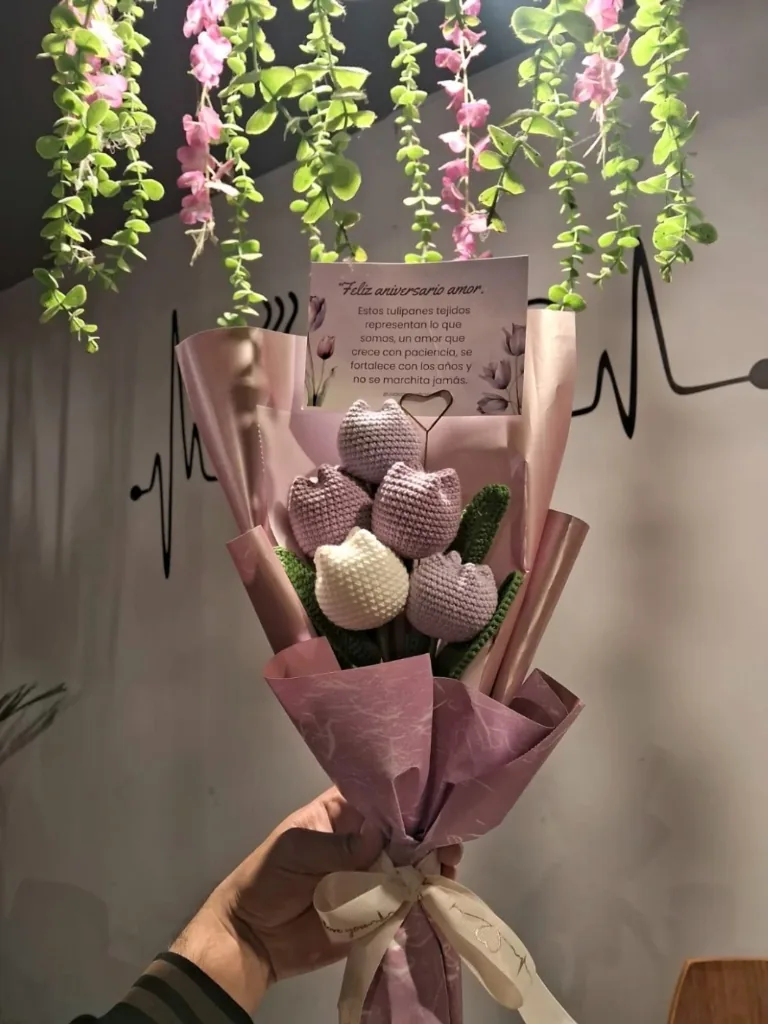 Ramo de flores eternas tejidas a crochet